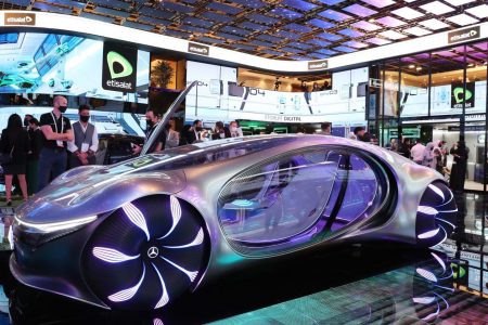 سيارة تستخدم الجيل الخامس 5G