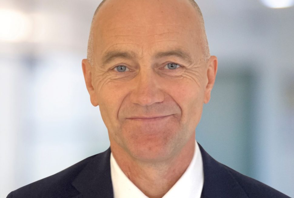 سيمون ستورسون - الامارات العالمية للألمنيوم