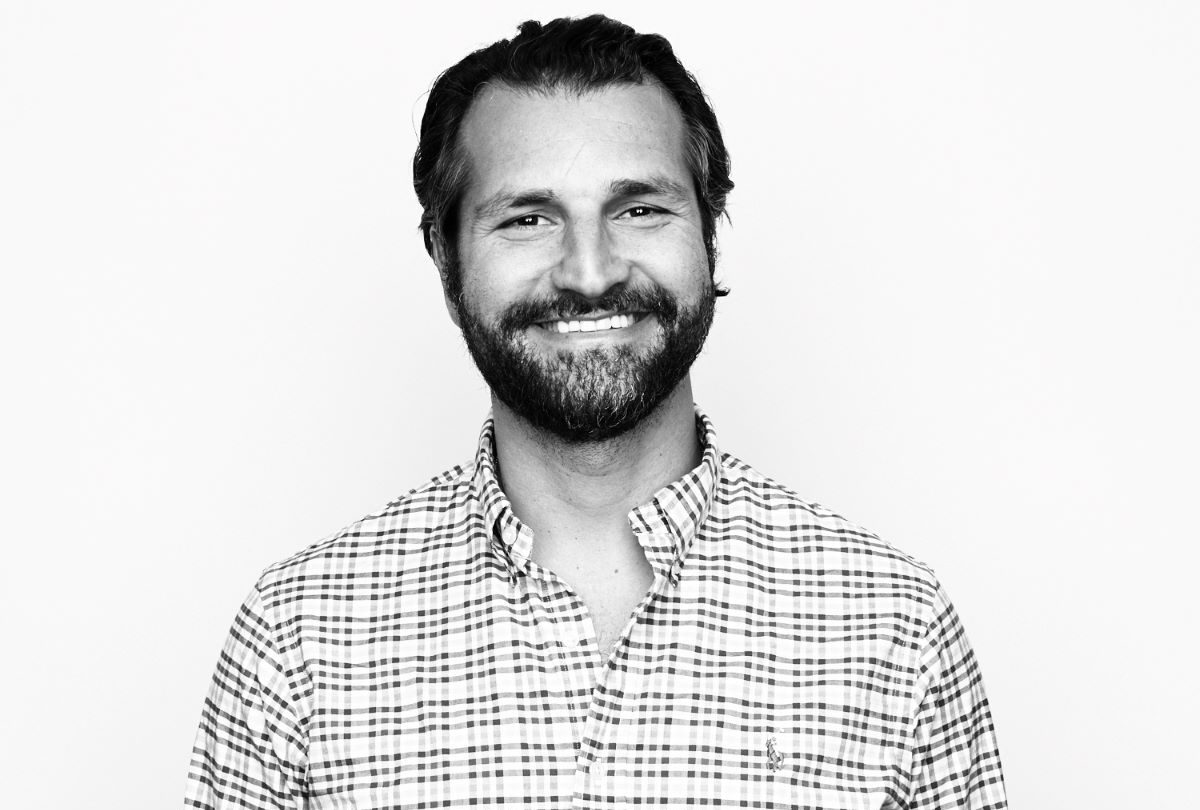 فارس عقاد-ميتا