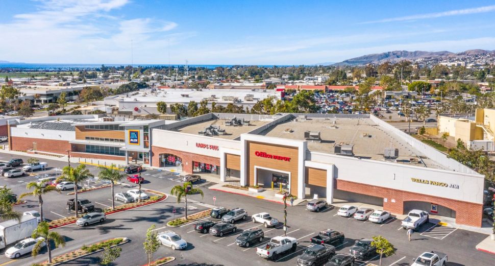 المال تبيع حصتها في مركز تسوق بوينسيتيا بلازا