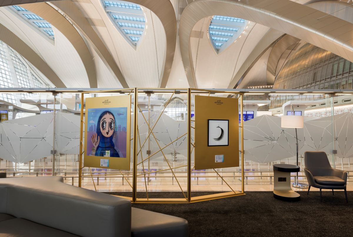 الاتحاد للطيران تعرض أعمال فنية