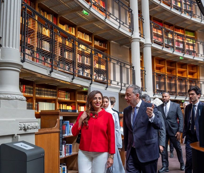 بدور القاسمي خلال زيارتها الى مكتبة ريشيليو