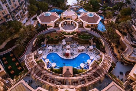 فندق داخل منتجع