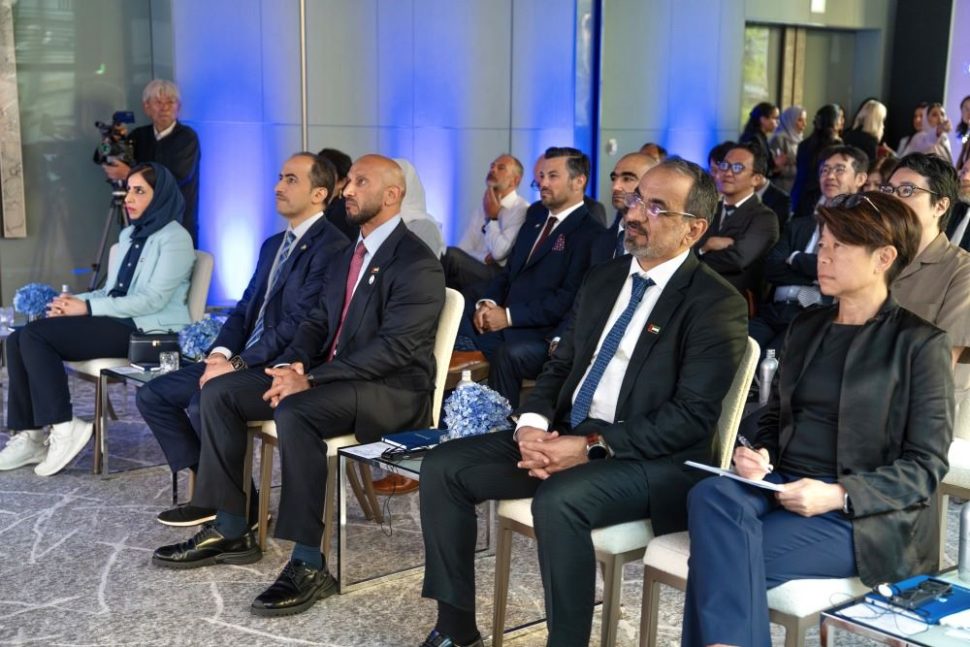 الشيخ عبد الله بن محمد آل حامد و د. جمال الكعبي في أوساكا