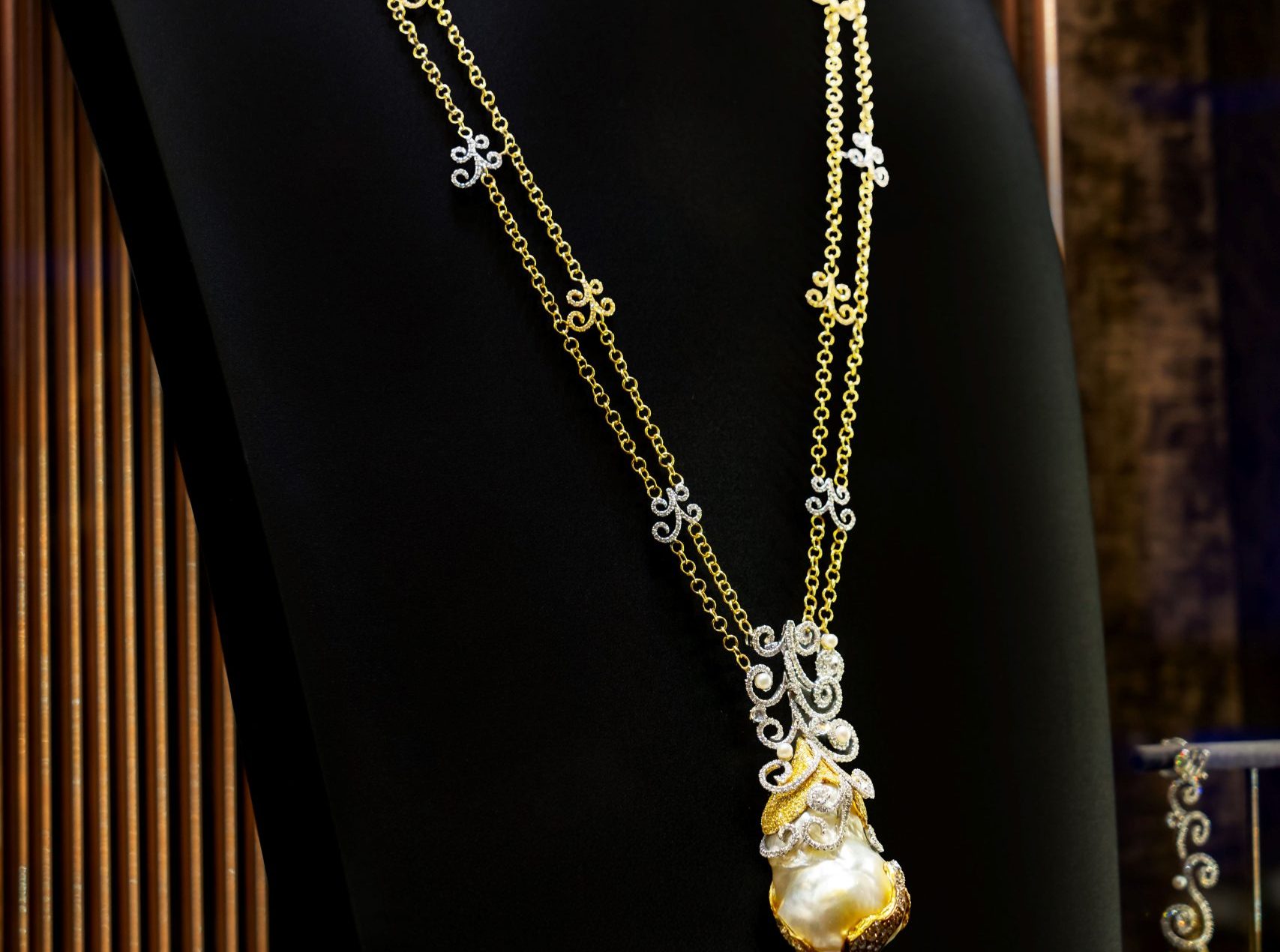 من مجوهرات دهماني